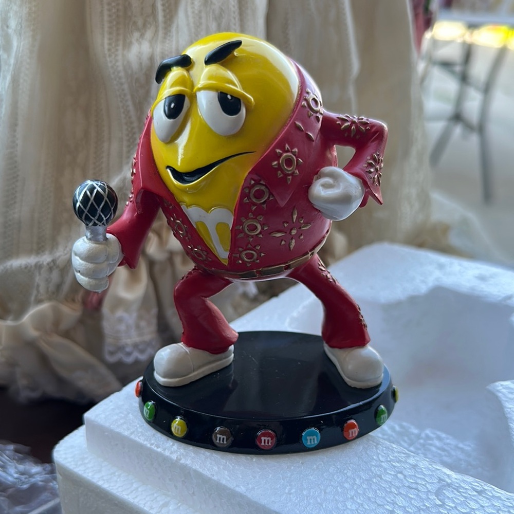 M&M's Red and Yellow Party Figurine